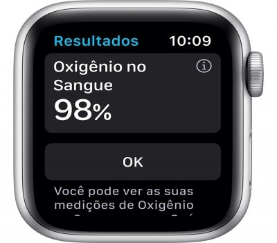 Imagem 30660 Apple Watch Series 6 (GPS) 40mm Caixa Prateada de Alumínio com Pulseira Esportiva Nike Platina/preta